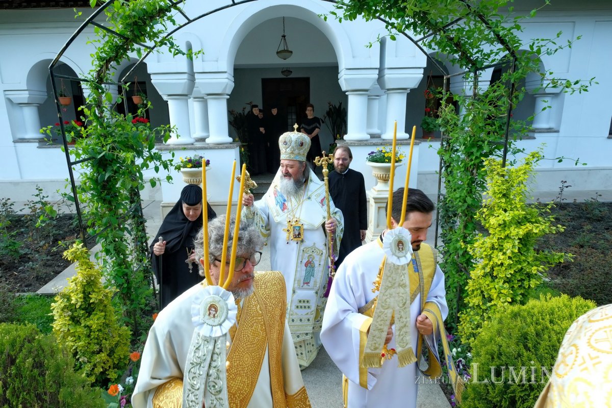 Pelerinaj la izvorul vindecător al mănăstirii prahovene Ghighiu 211763