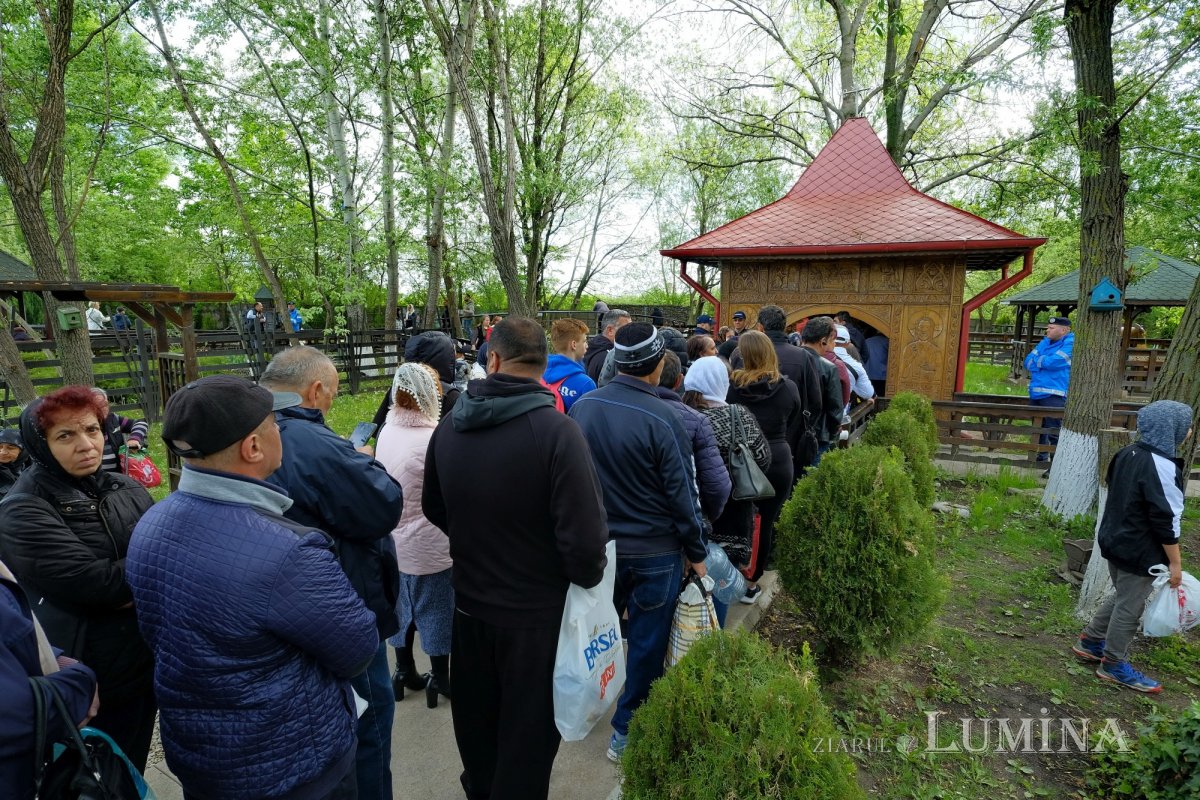 Pelerinaj la izvorul vindecător al mănăstirii prahovene Ghighiu 211796