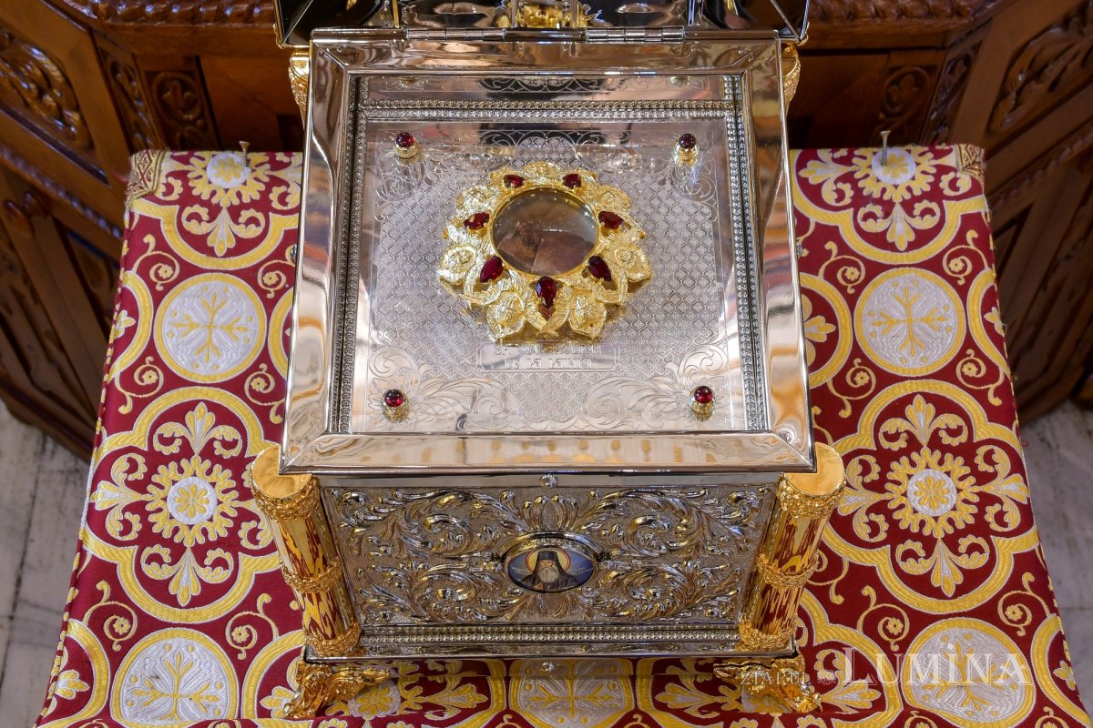 Moaștele Sfântului Irodion de la Lainici aduse spre închinare la Catedrala Patriarhală 212166