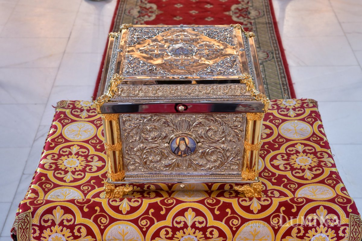 Moaștele Sfântului Irodion de la Lainici aduse spre închinare la Catedrala Patriarhală 212170