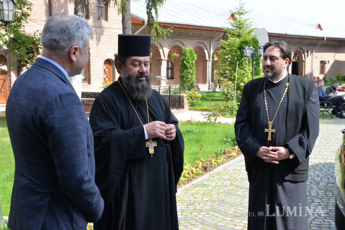 Artiști plastici din România și Republica Moldova la Mănăstirea Plumbuita 212526