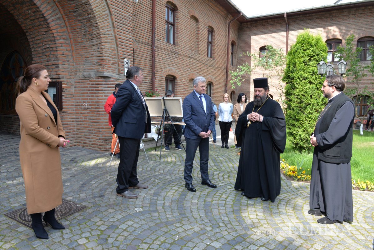 Artiști plastici din România și Republica Moldova la Mănăstirea Plumbuita 212528