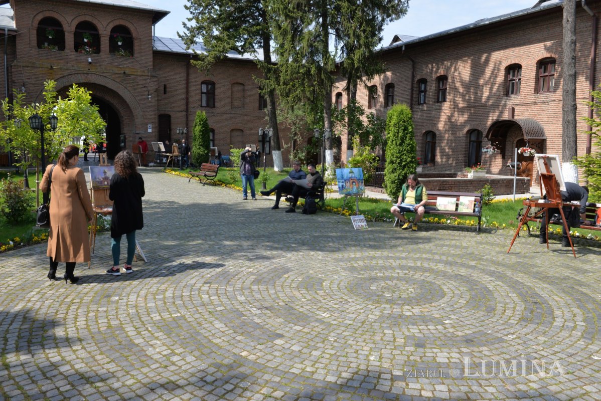 Artiști plastici din România și Republica Moldova la Mănăstirea Plumbuita 212540