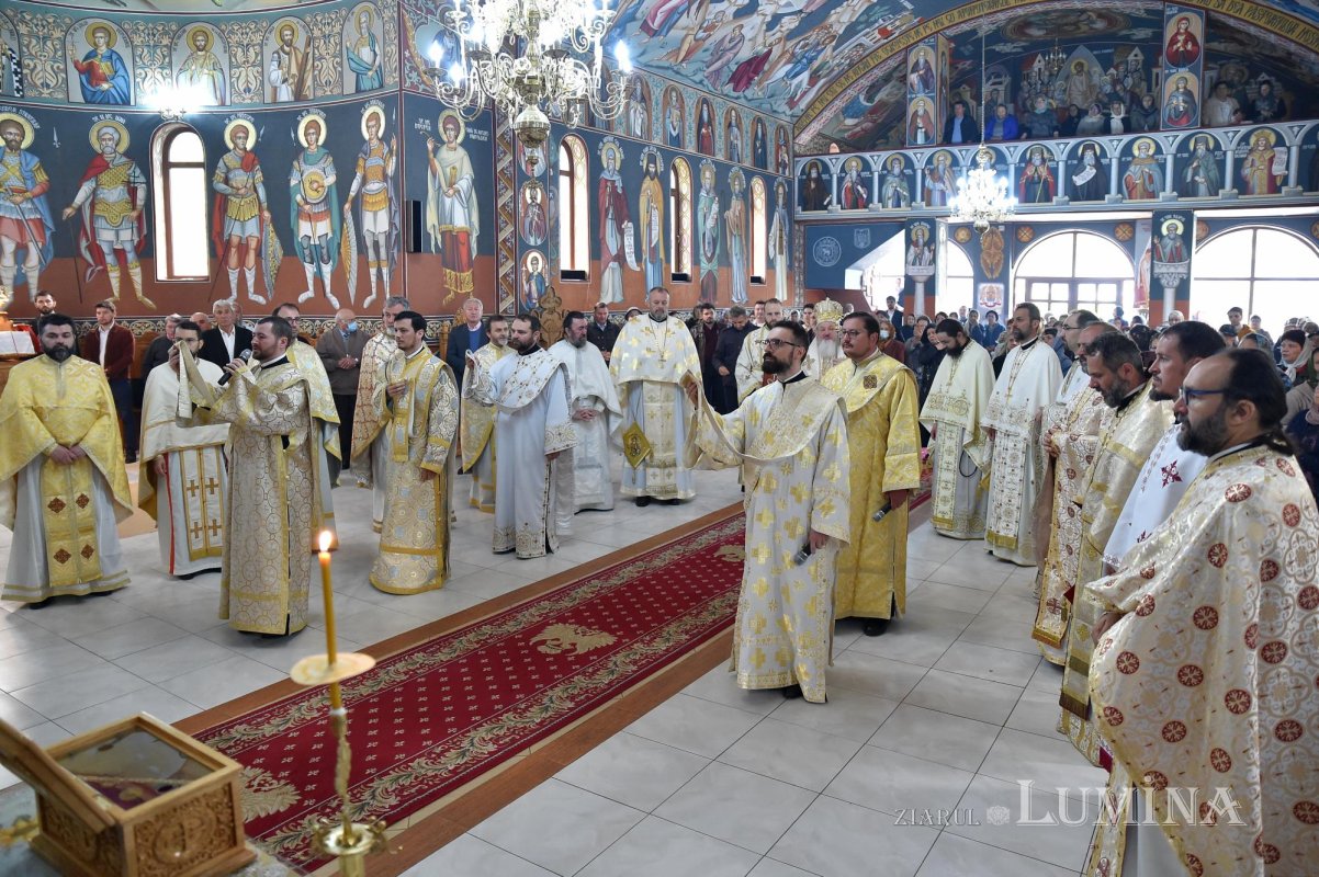 Hirotonie întru preot la Parohia Parc Rahova 1 din Capitală 212485