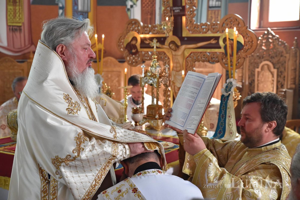 Hirotonie întru preot la Parohia Parc Rahova 1 din Capitală 212511