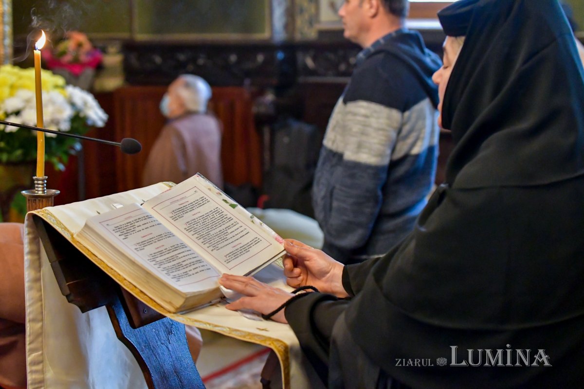 „Femeile mironosițe, dascăli ai evlaviei creștine” 212869