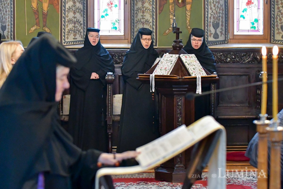 „Femeile mironosițe, dascăli ai evlaviei creștine” 212871