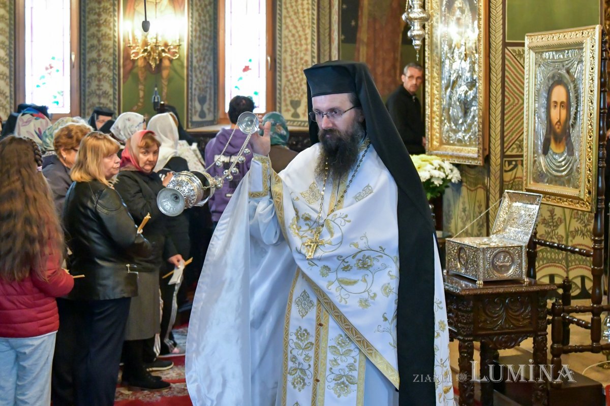 „Femeile mironosițe, dascăli ai evlaviei creștine” 212873