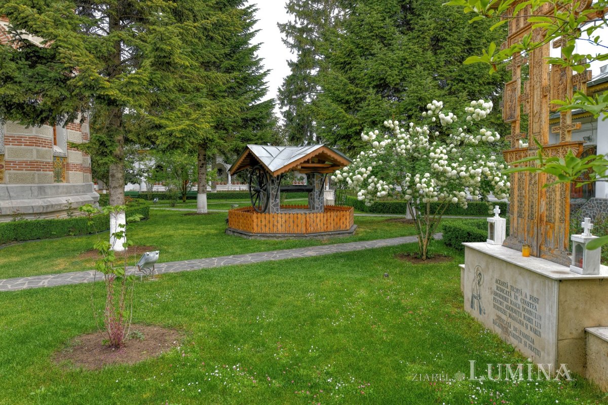 „Femeile mironosițe, dascăli ai evlaviei creștine” 212874