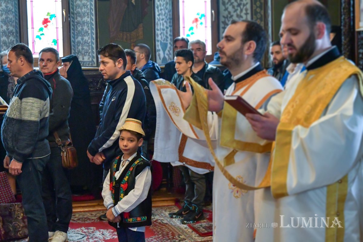 „Femeile mironosițe, dascăli ai evlaviei creștine” 212875