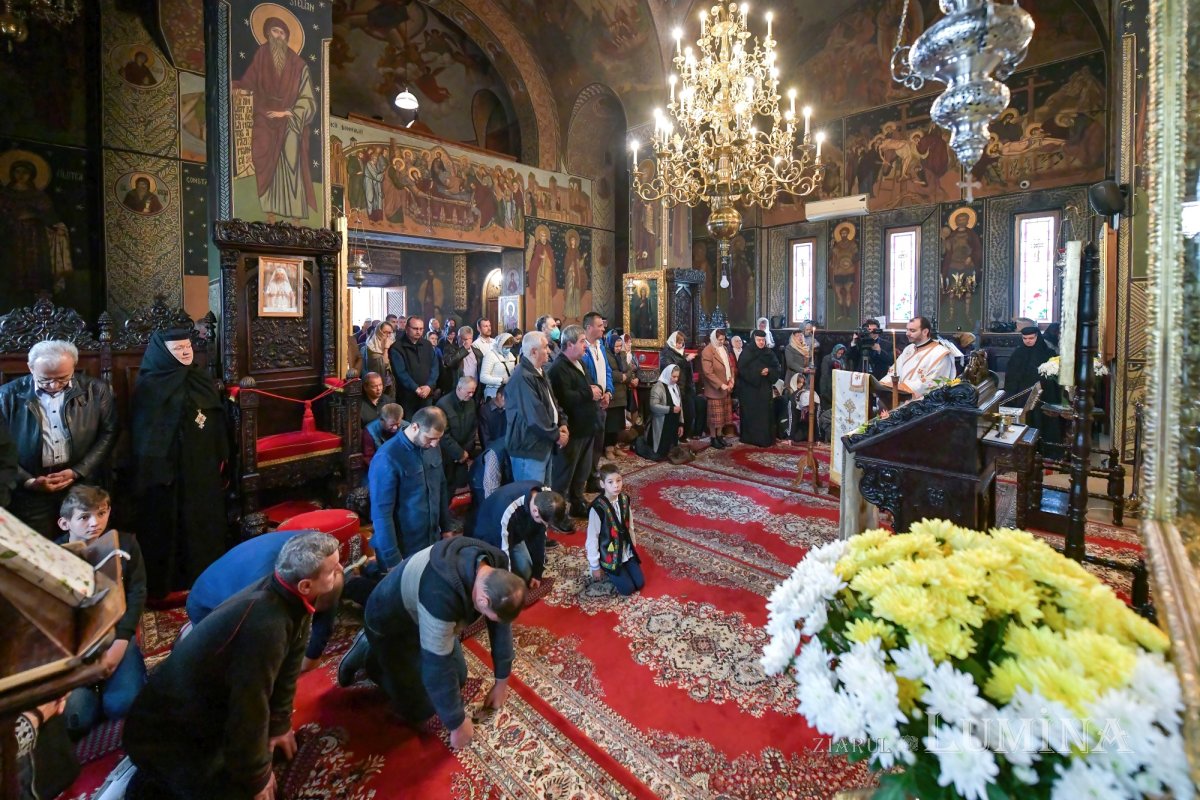 „Femeile mironosițe, dascăli ai evlaviei creștine” 212884