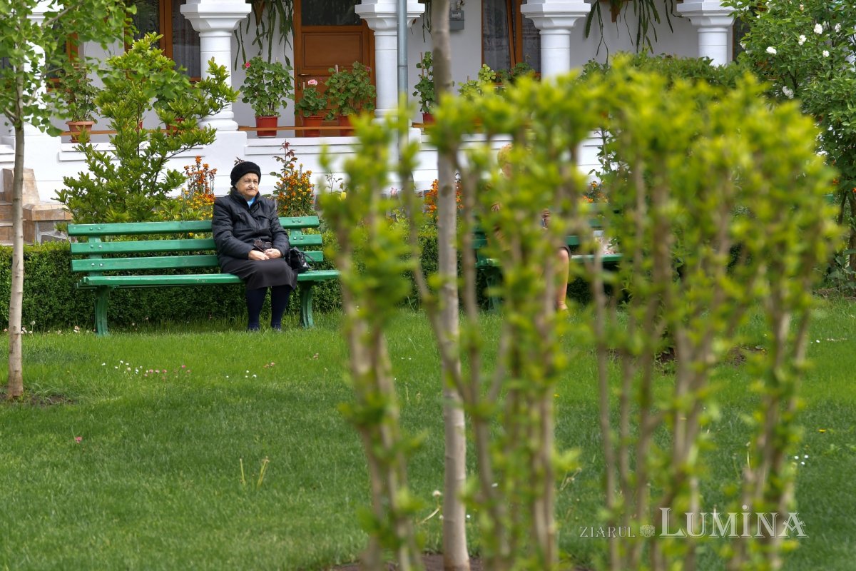 „Femeile mironosițe, dascăli ai evlaviei creștine” 212892