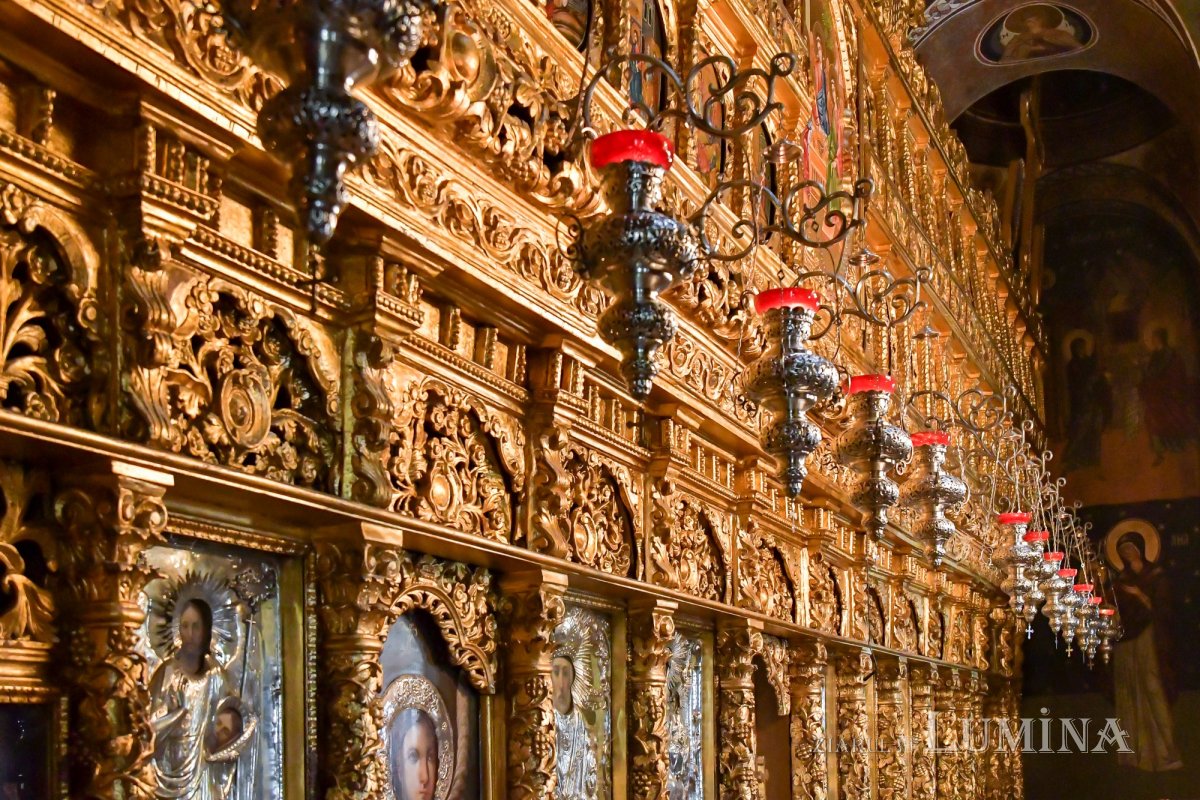 „Femeile mironosițe, dascăli ai evlaviei creștine” 212899