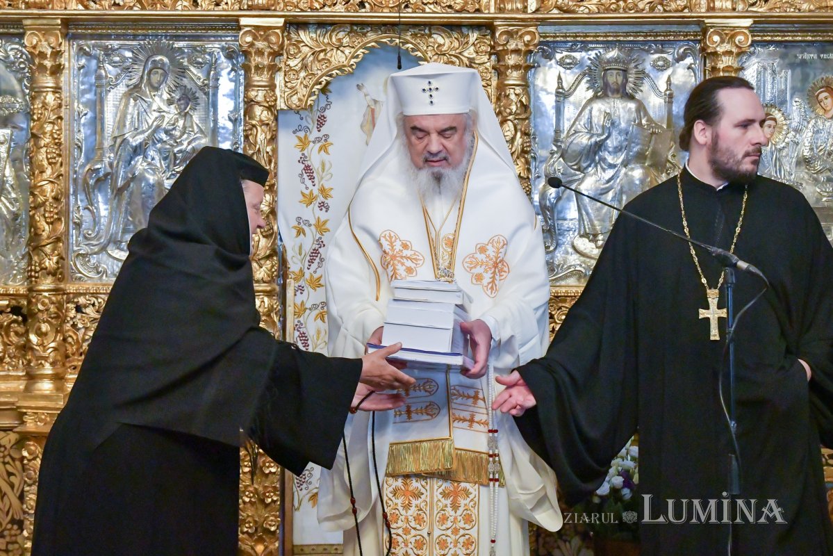 „Femeile mironosițe, dascăli ai evlaviei creștine” 212907