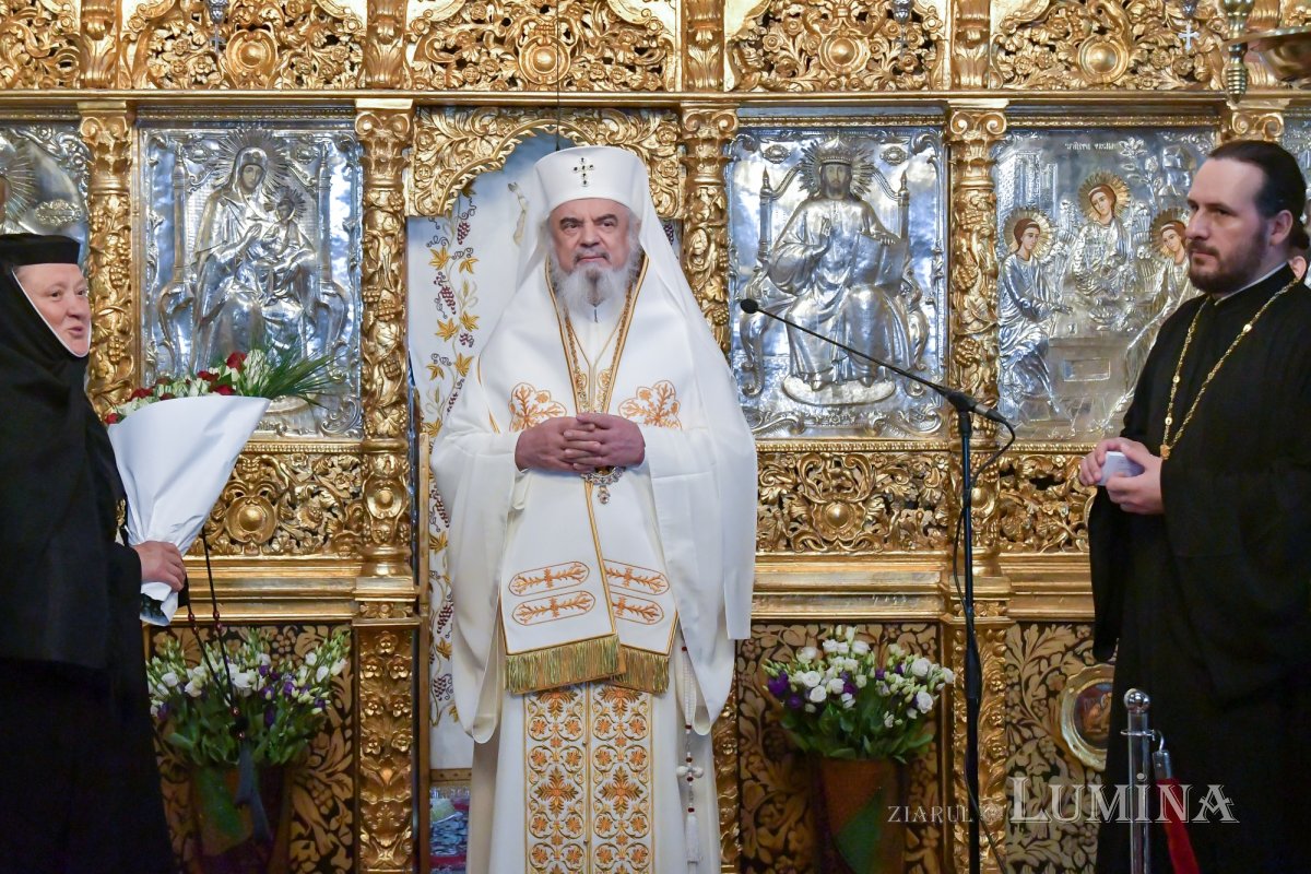 „Femeile mironosițe, dascăli ai evlaviei creștine” 212910