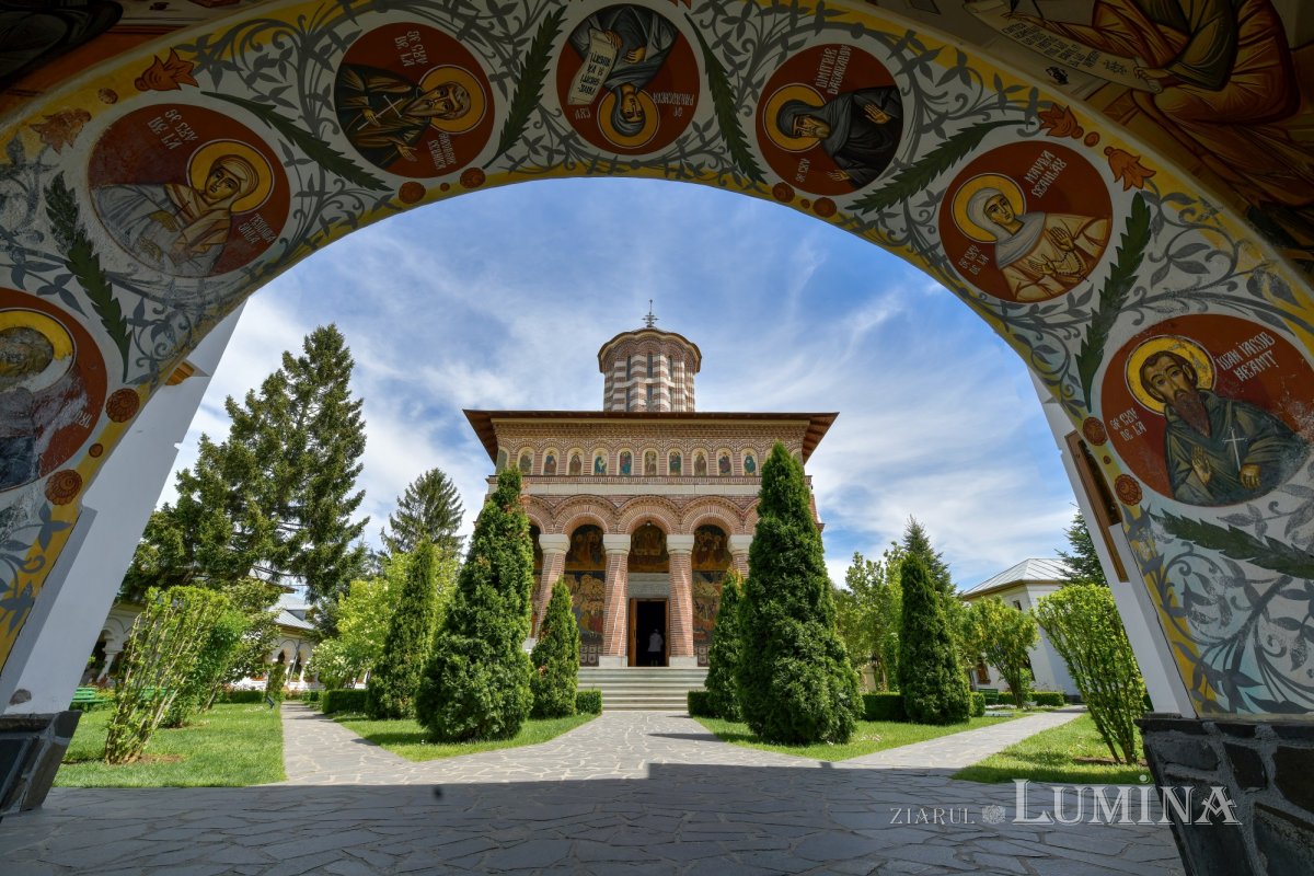 „Femeile mironosițe, dascăli ai evlaviei creștine” 212916