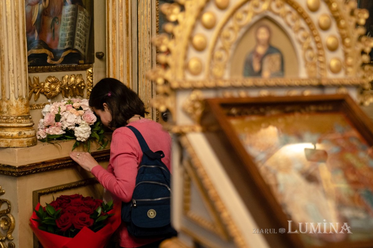 Sărbătoare la Biserica „Sfântul Nicolae”-Dintr-o zi din Bucureşti 213057