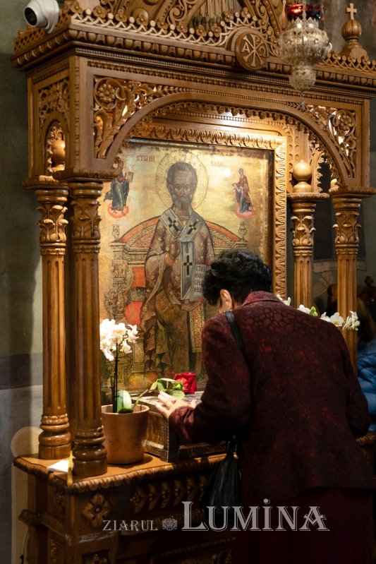 Sărbătoare la Biserica „Sfântul Nicolae”-Dintr-o zi din Bucureşti 213059