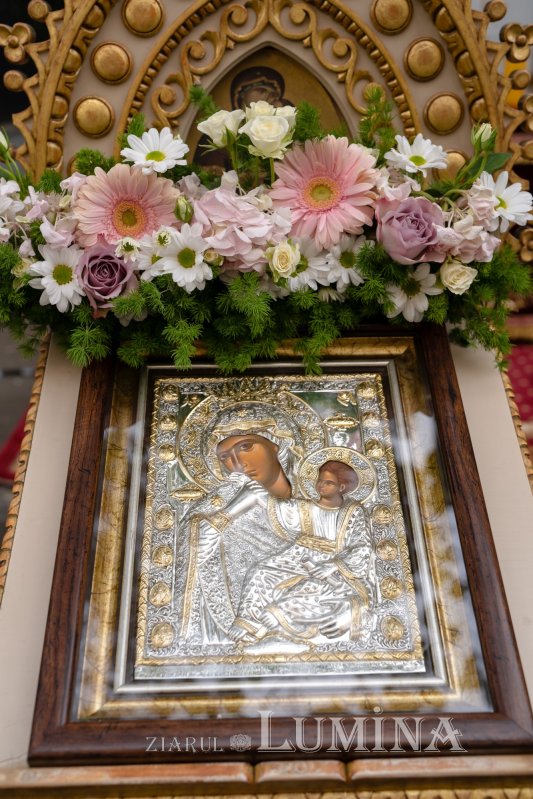 Sărbătoare la Biserica „Sfântul Nicolae”-Dintr-o zi din Bucureşti 213077