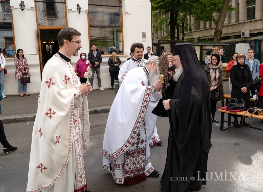 Sărbătoare la Biserica „Sfântul Nicolae”-Dintr-o zi din Bucureşti 213088