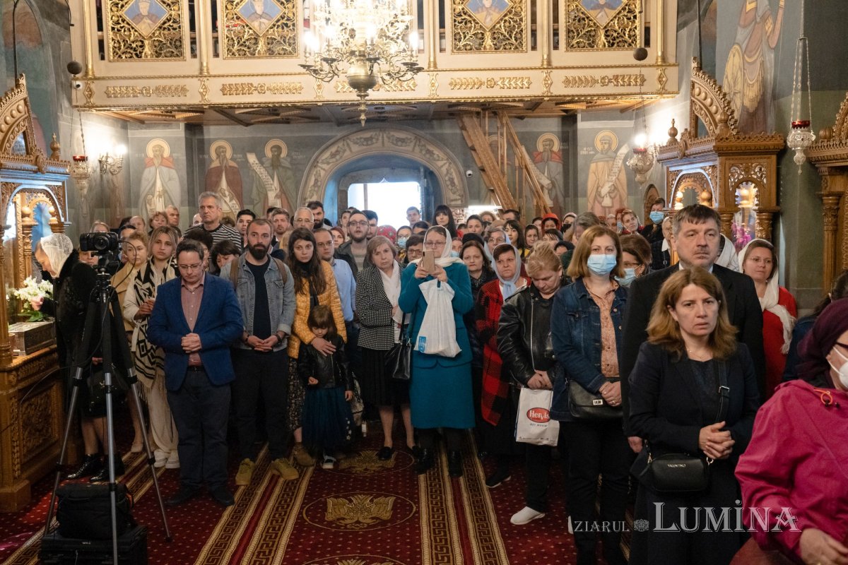 Sărbătoare la Biserica „Sfântul Nicolae”-Dintr-o zi din Bucureşti 213090