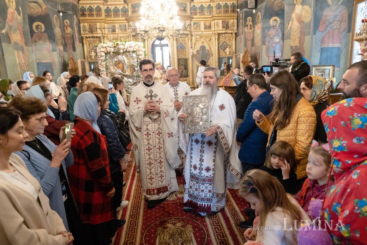 Sărbătoare la Biserica „Sfântul Nicolae”-Dintr-o zi din Bucureşti 213094