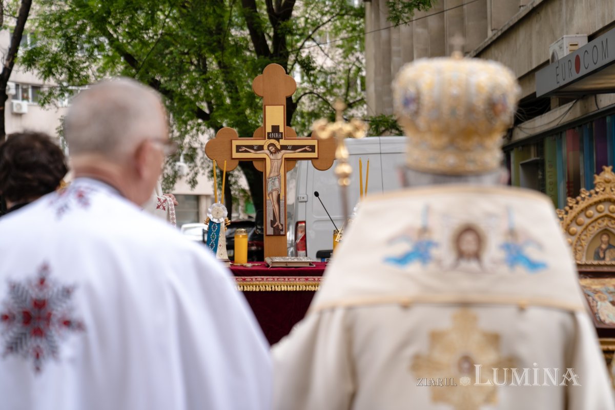 Sărbătoare la Biserica „Sfântul Nicolae”-Dintr-o zi din Bucureşti 213103
