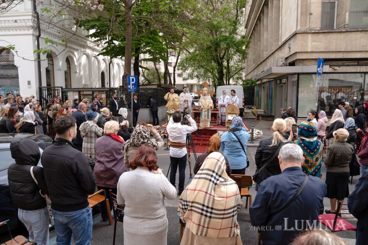 Sărbătoare la Biserica „Sfântul Nicolae”-Dintr-o zi din Bucureşti 213115