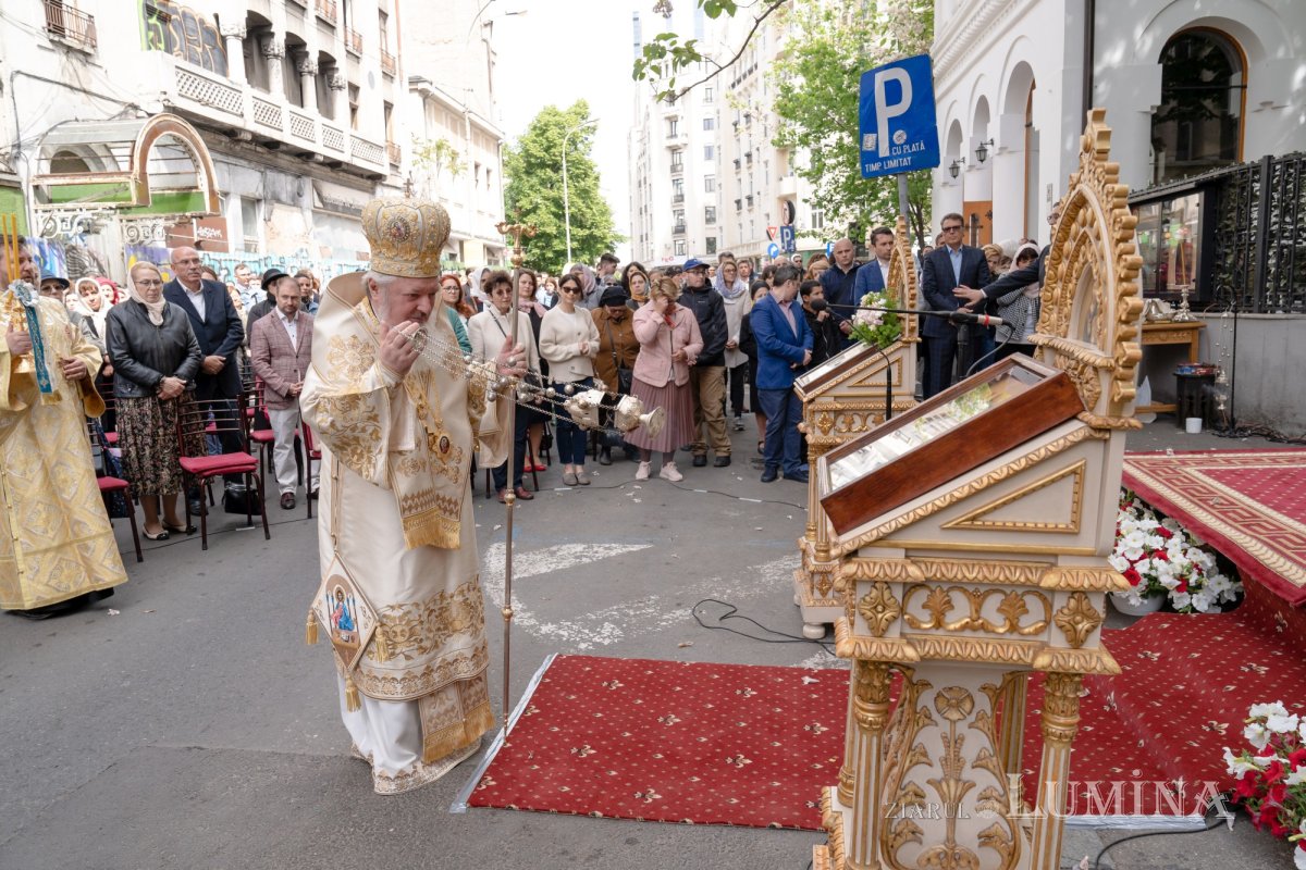 Sărbătoare la Biserica „Sfântul Nicolae”-Dintr-o zi din Bucureşti 213126