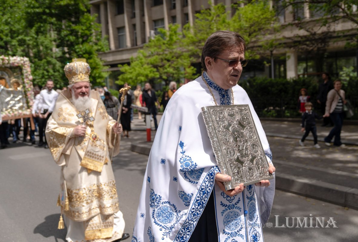Sărbătoare la Biserica „Sfântul Nicolae”-Dintr-o zi din Bucureşti 213175