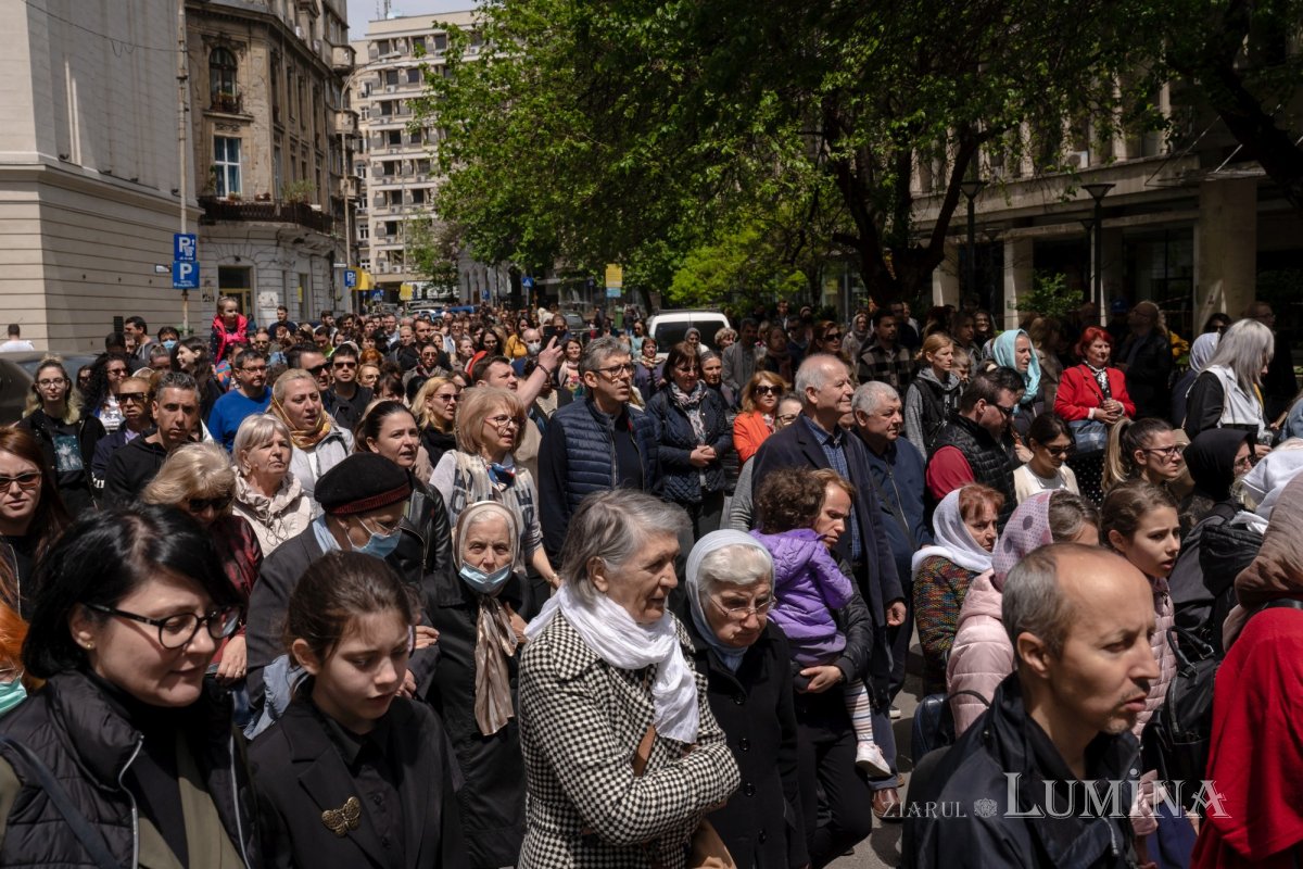 Sărbătoare la Biserica „Sfântul Nicolae”-Dintr-o zi din Bucureşti 213183