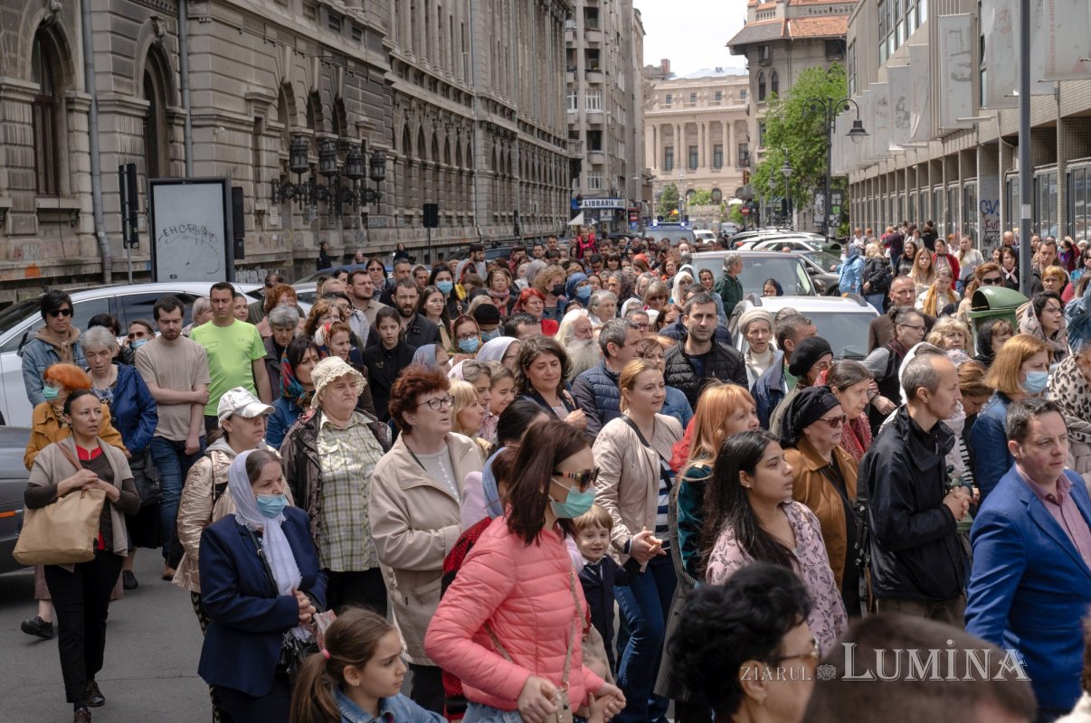 Sărbătoare la Biserica „Sfântul Nicolae”-Dintr-o zi din Bucureşti 213194