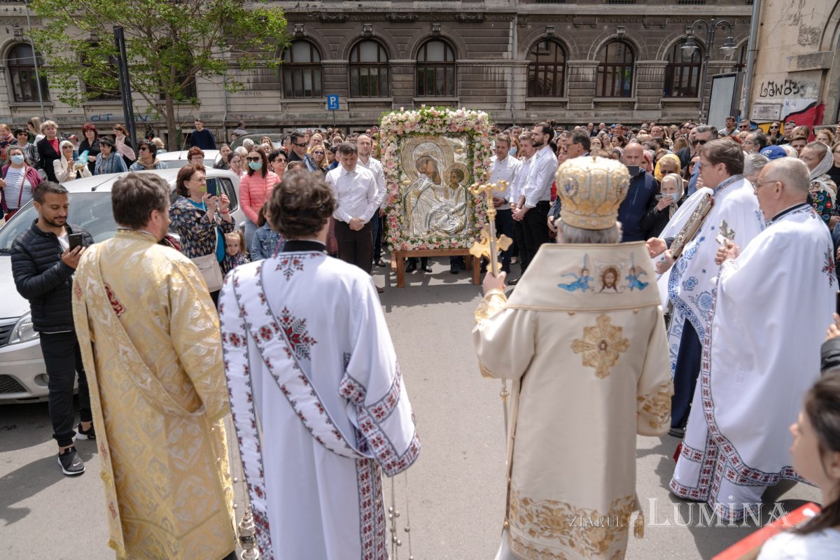 Sărbătoare la Biserica „Sfântul Nicolae”-Dintr-o zi din Bucureşti 213199