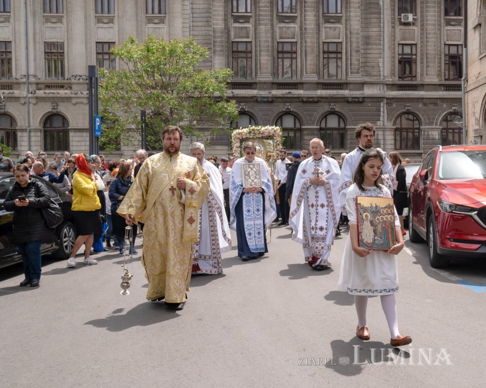 Sărbătoare la Biserica „Sfântul Nicolae”-Dintr-o zi din Bucureşti 213202