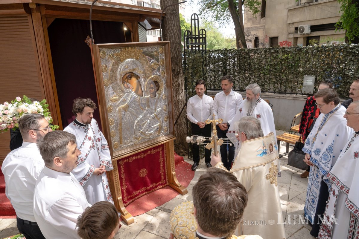 Sărbătoare la Biserica „Sfântul Nicolae”-Dintr-o zi din Bucureşti 213214