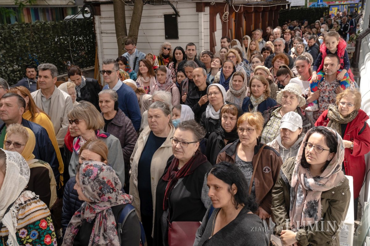 Sărbătoare la Biserica „Sfântul Nicolae”-Dintr-o zi din Bucureşti 213216