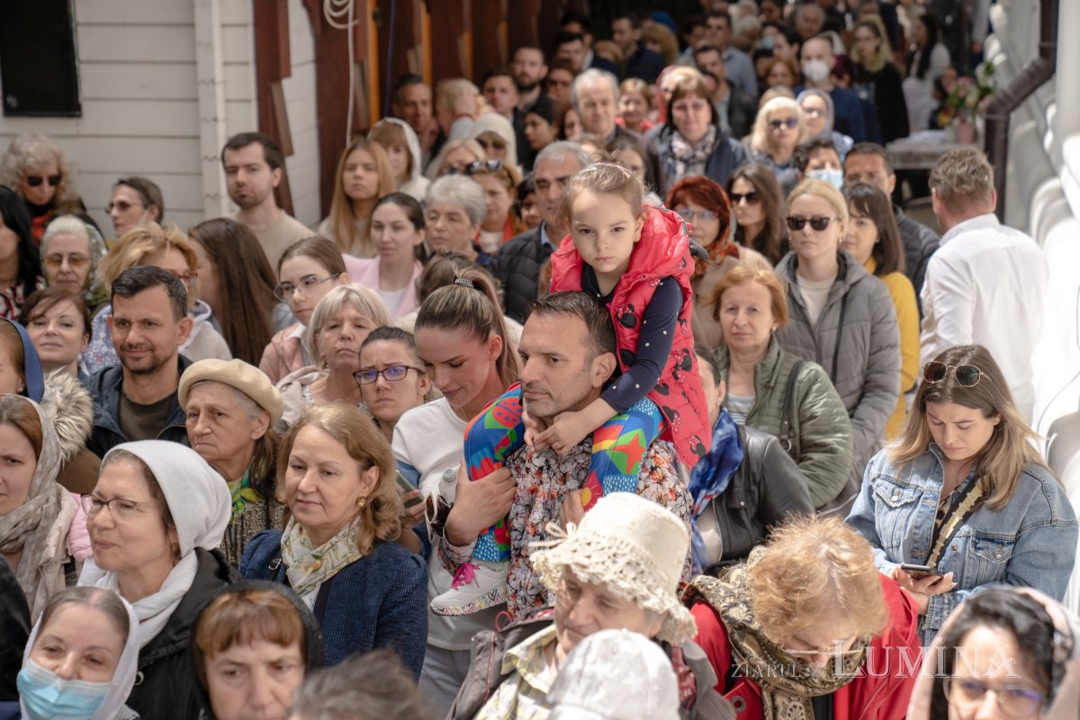 Sărbătoare la Biserica „Sfântul Nicolae”-Dintr-o zi din Bucureşti 213221