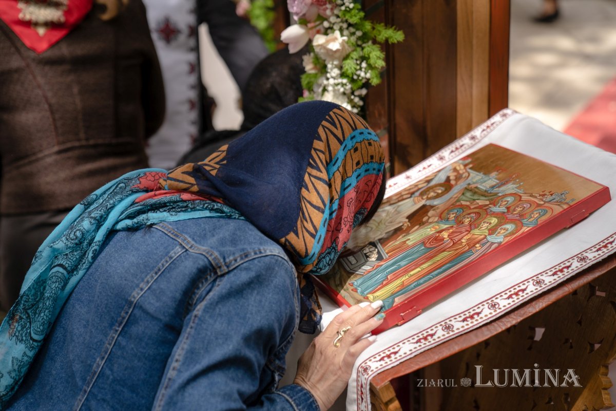 Sărbătoare la Biserica „Sfântul Nicolae”-Dintr-o zi din Bucureşti 213229