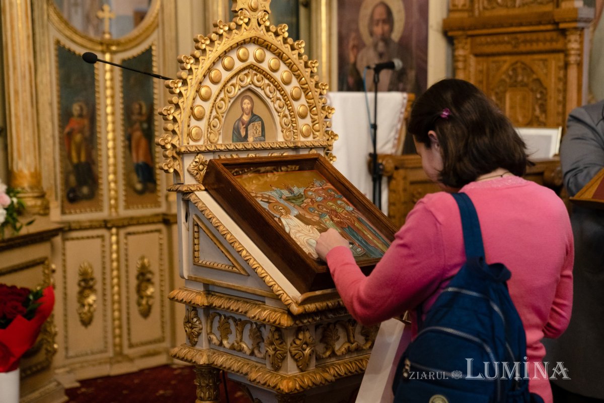 Sărbătoare la Biserica „Sfântul Nicolae”-Dintr-o zi din Bucureşti 213232