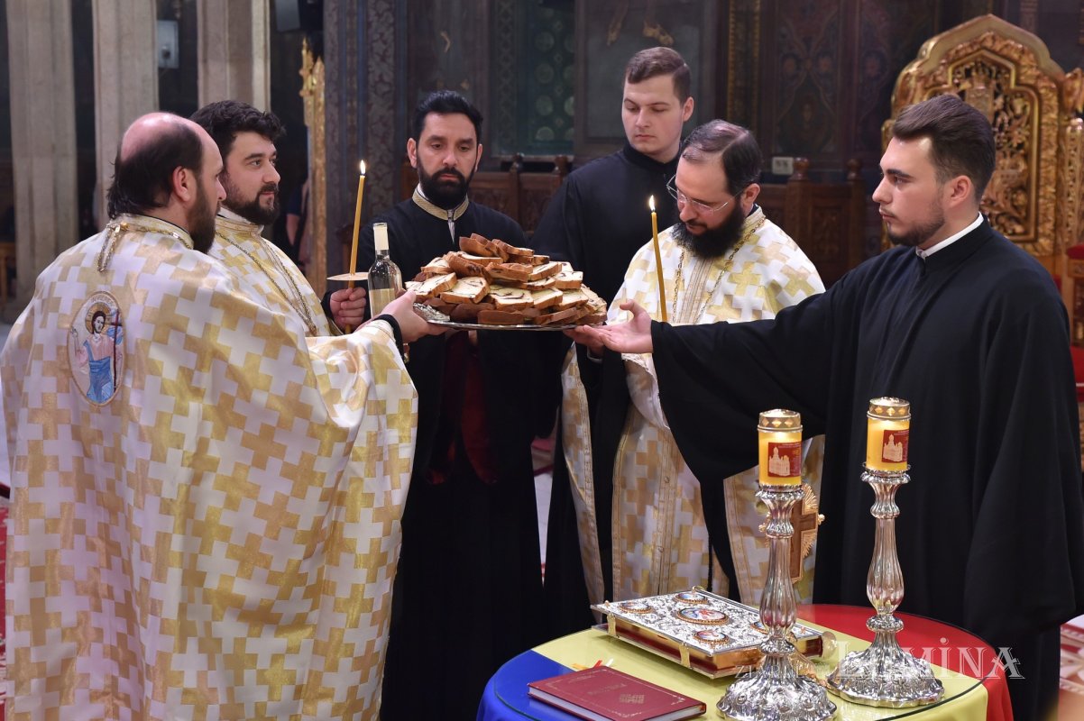 Regii României au fost pomeniți la Catedrala Patriarhală 213361