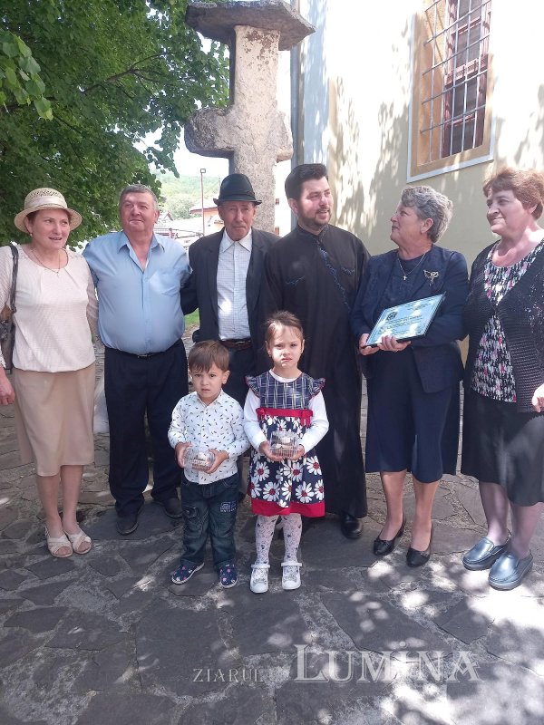 Recunoştinţă pentru familiile din Boița, judeţul Sibiu, cu peste 50 de ani de căsnicie 214311