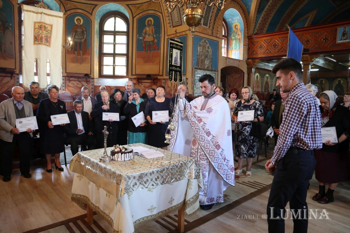 Recunoştinţă pentru familiile din Boița, judeţul Sibiu, cu peste 50 de ani de căsnicie 214314