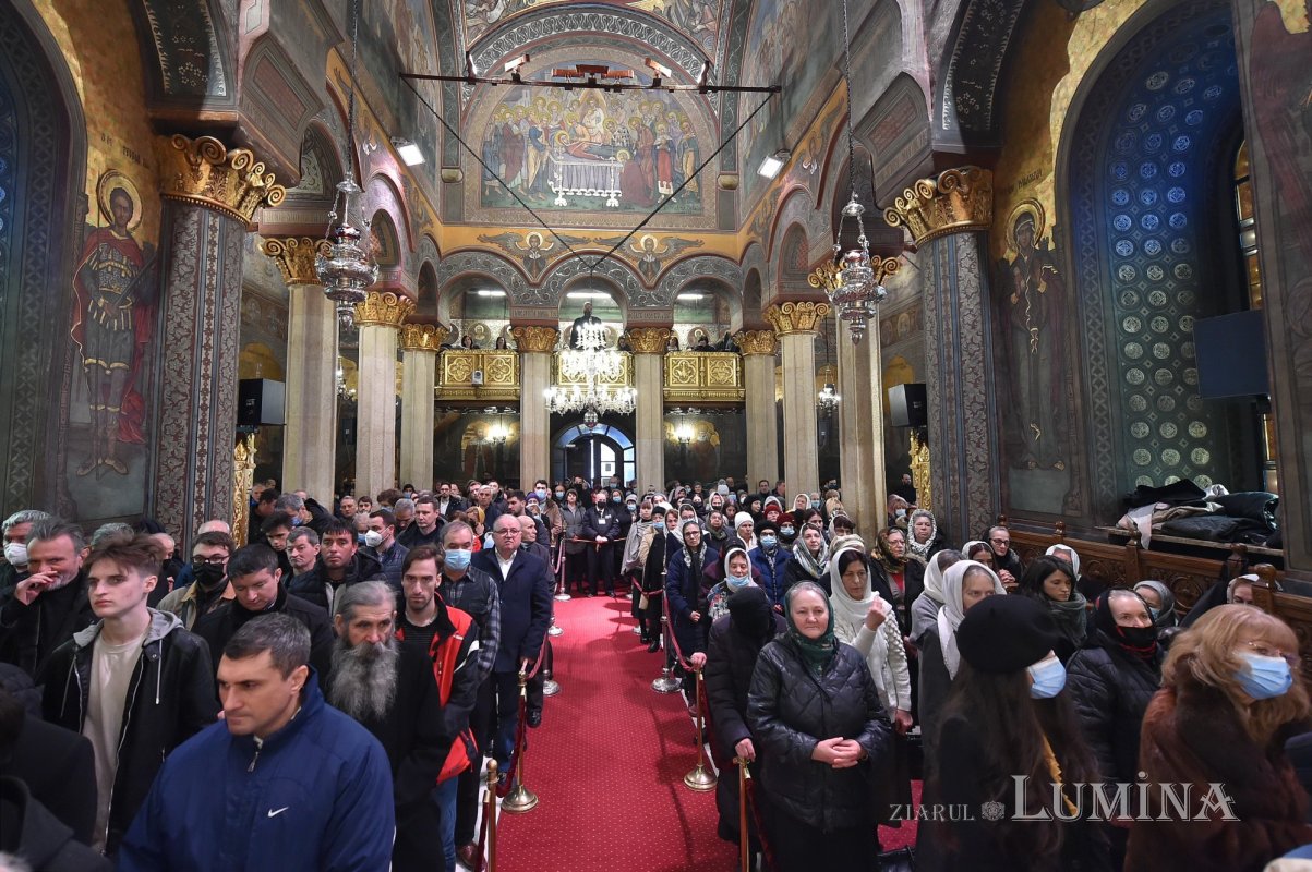 Hramul istoric al Catedralei Patriarhale, jertfă de laudă adusă sfinţilor 214346