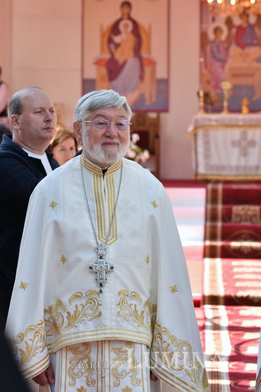 Veșmânt de har pentru biserica Parohiei Icoanei din Capitală 214767