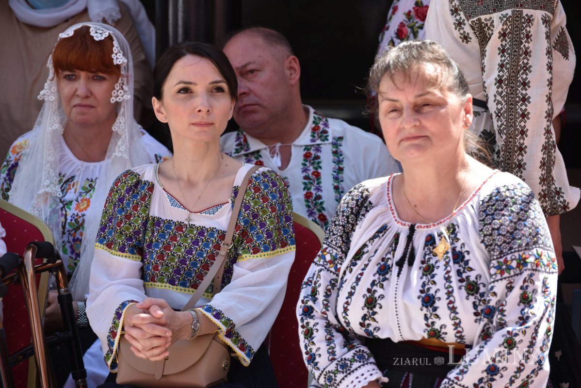 Veșmânt de har pentru biserica Parohiei Icoanei din Capitală 214807