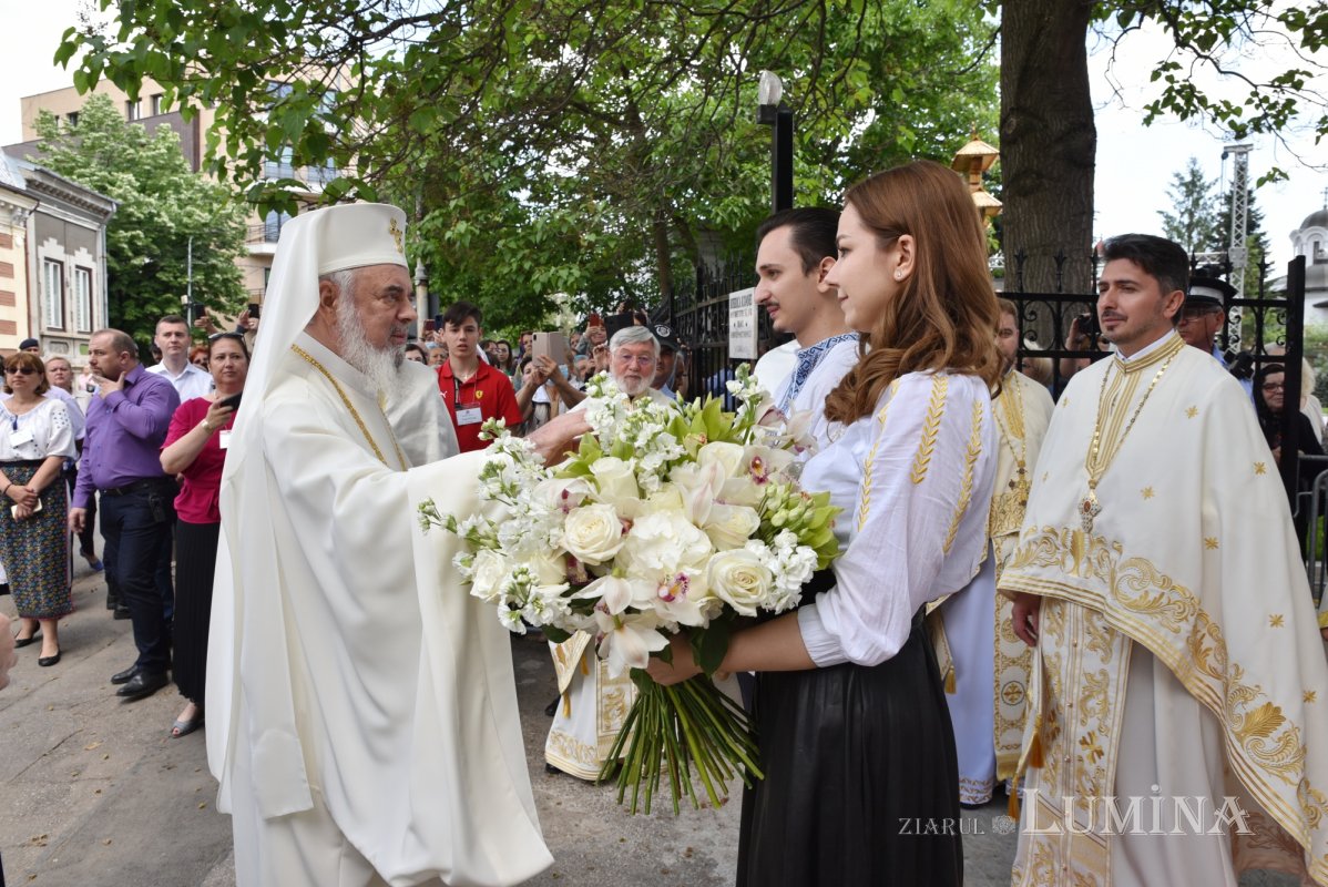 Veșmânt de har pentru biserica Parohiei Icoanei din Capitală 214810