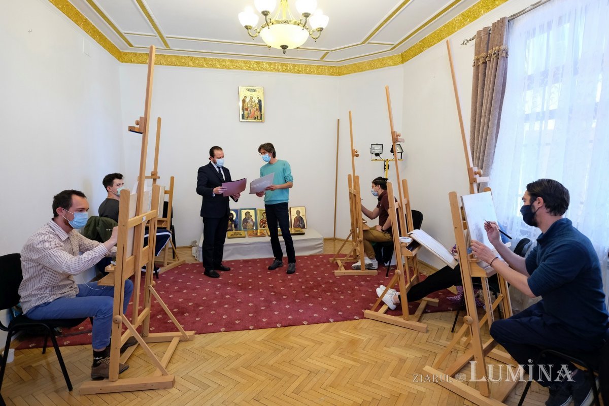 Examen pentru etapa de stagiatură a ucenicilor de la specializarea pictură murală 215314