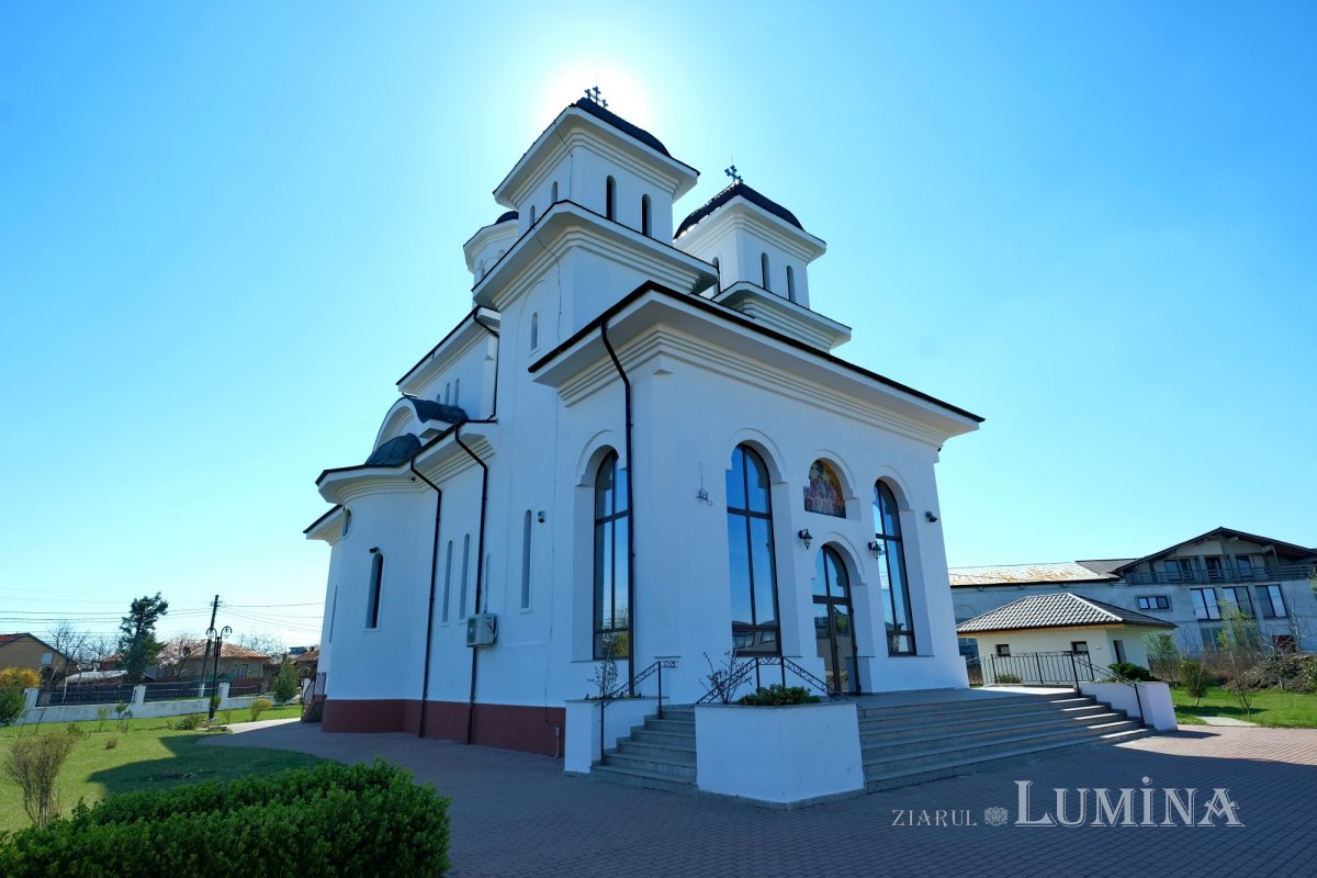 La Bucov, rugăciunea armonizează și unește comunitatea 215176