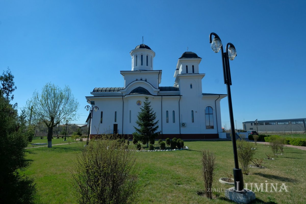 La Bucov, rugăciunea armonizează și unește comunitatea 215178