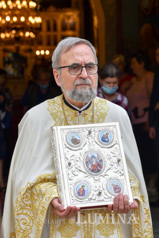 Hirotonie întru diacon la Parohia Militari 1 din București 215392